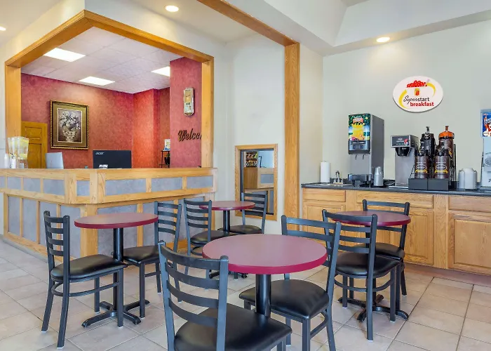 Super 8 By Wyndham Hotel