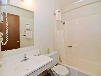 Super 8 By Wyndham 3* Gillette