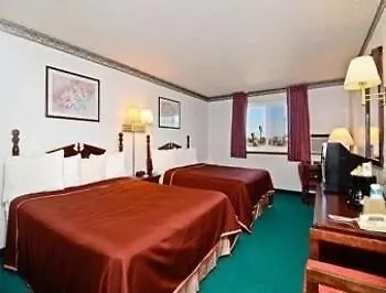Super 8 By Wyndham Hotel